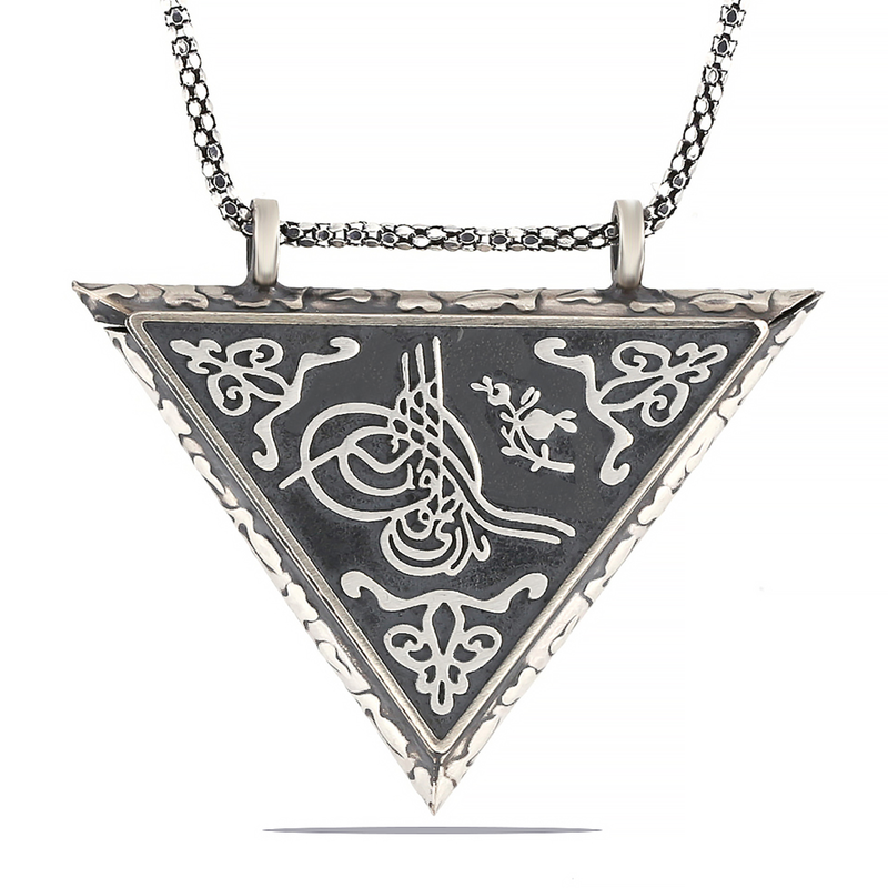 925 Ayar Gumus Ucgen Ici Acilabilen Tugra Muskalik Gumus Kolye