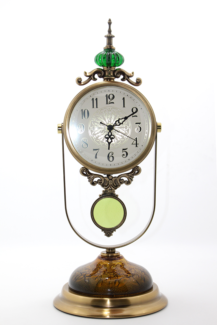 Sarkacli Masa Ustu Saat