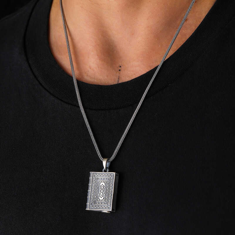 Gumus Kare Ici Acilabilen Muskalik Kolye