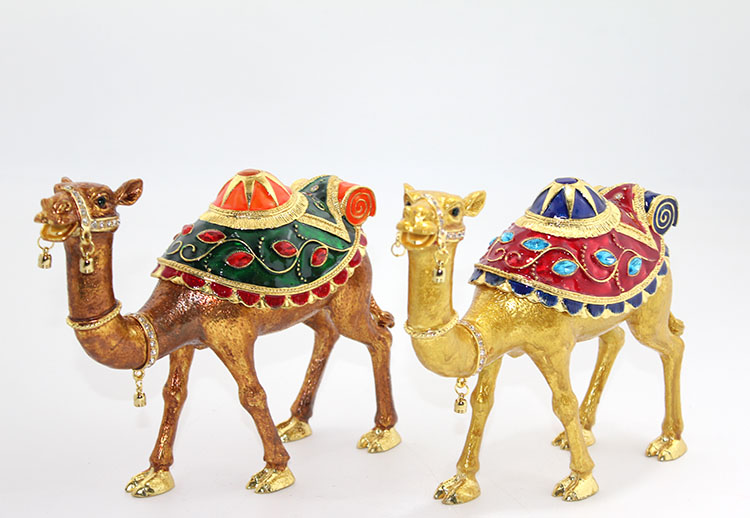 Tasli Tekli Deve Figuru