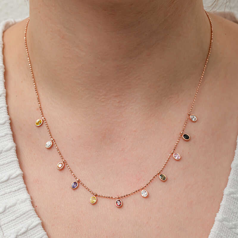 Gumus Renkli Oval Tasli Sans Kadin Kolye