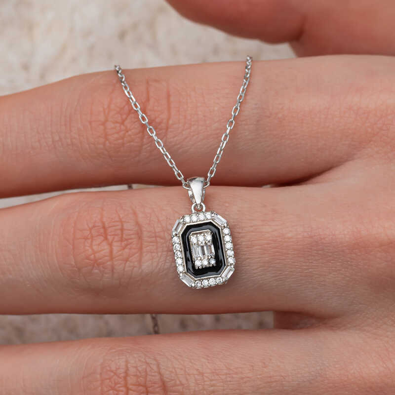 Gumus Siyah Mineli Baget Kadin Kolye