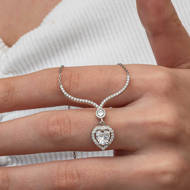 Gumus Beyaz Zirkon Tasli Kalp Kadin Kolye