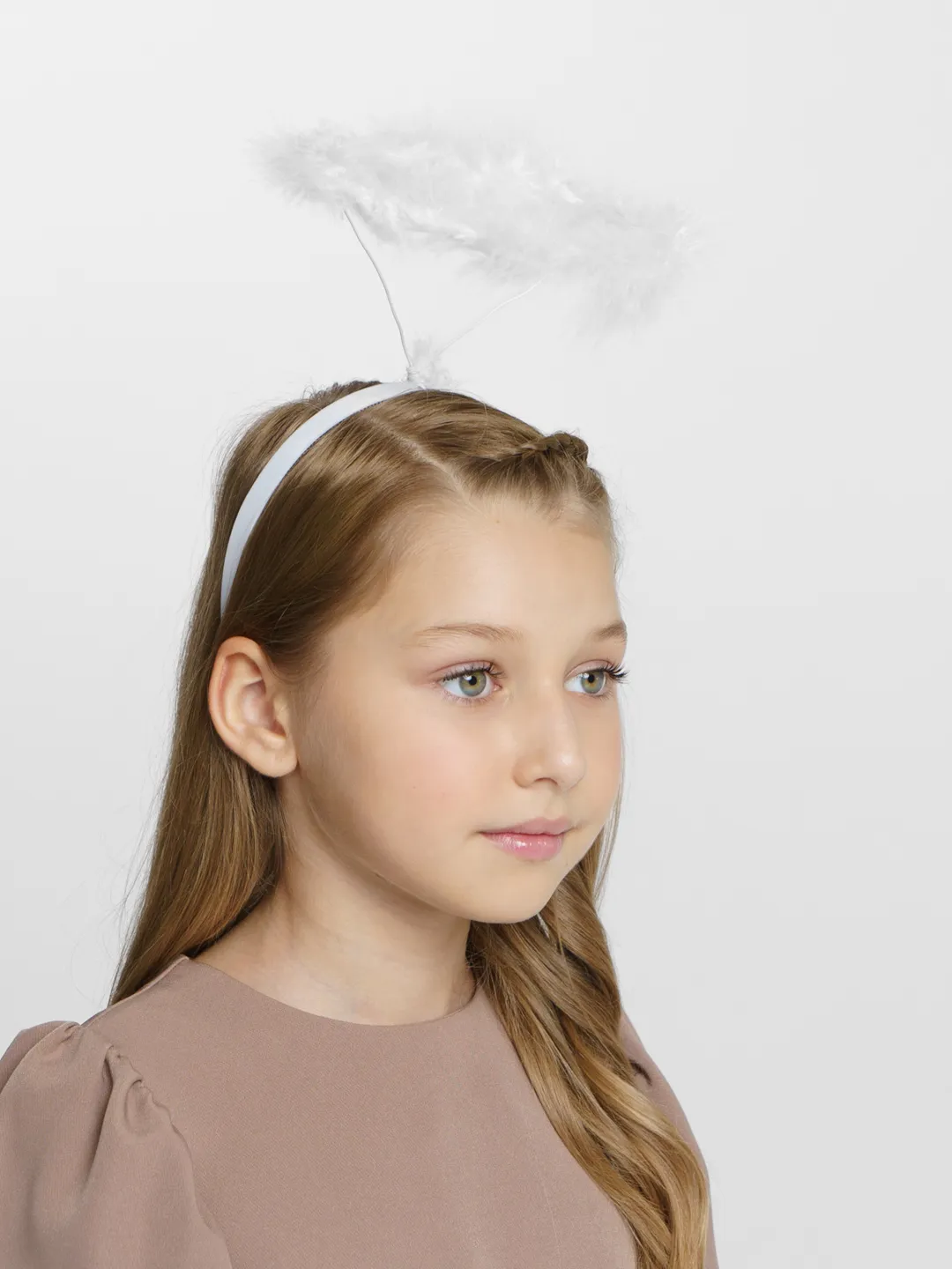 Beyaz Otrisli Tuylu Esnek Yapi Melek Haresi Melek Taci