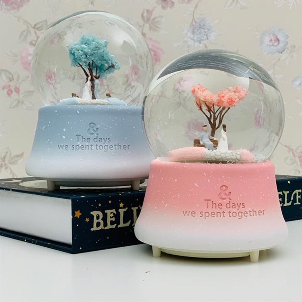 Orta Boy Romantik Ciftler Temali Kar Kuresi