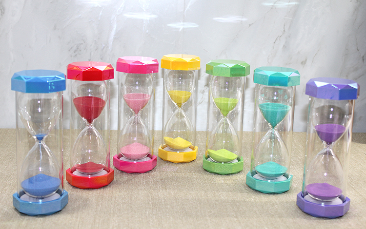 Plastik Cerceveli Renkli 5 Dk Kumsaati