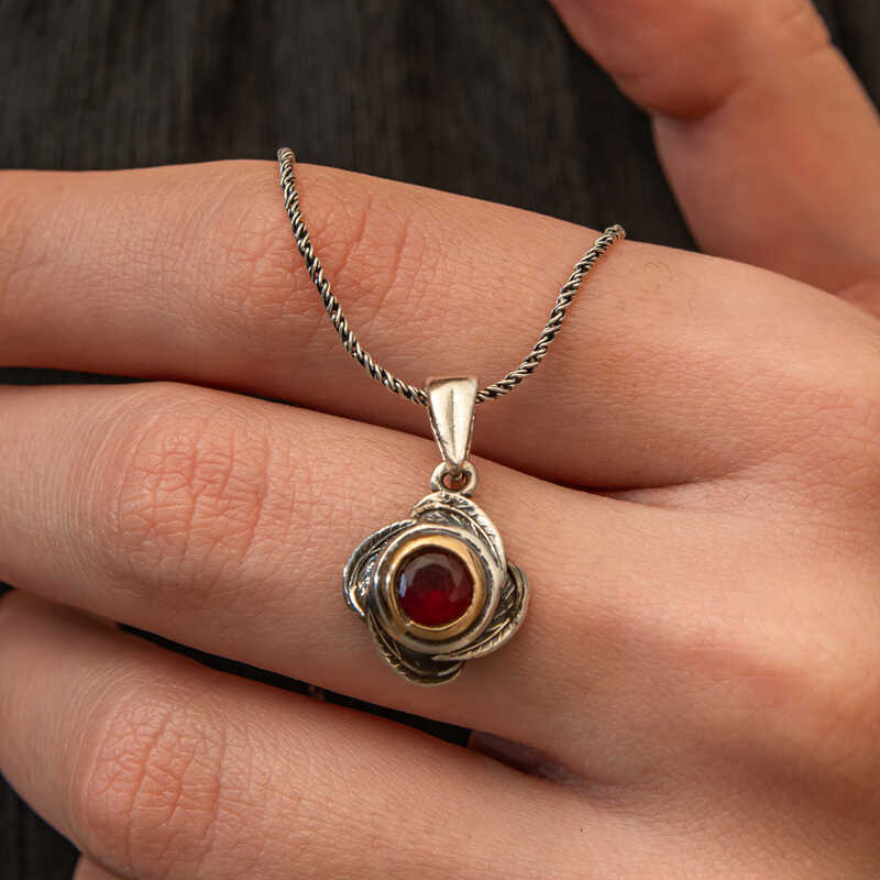 Gumus Kirmizi Tasli Gul Model Kadin Kolye