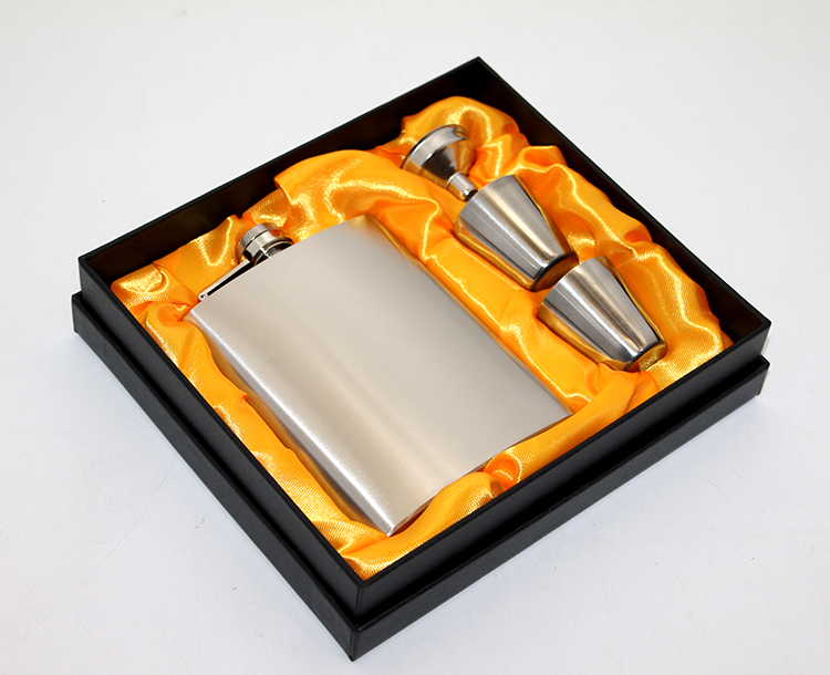 Paslanmaz Celik 2 Shot Bardakli Matara Seti