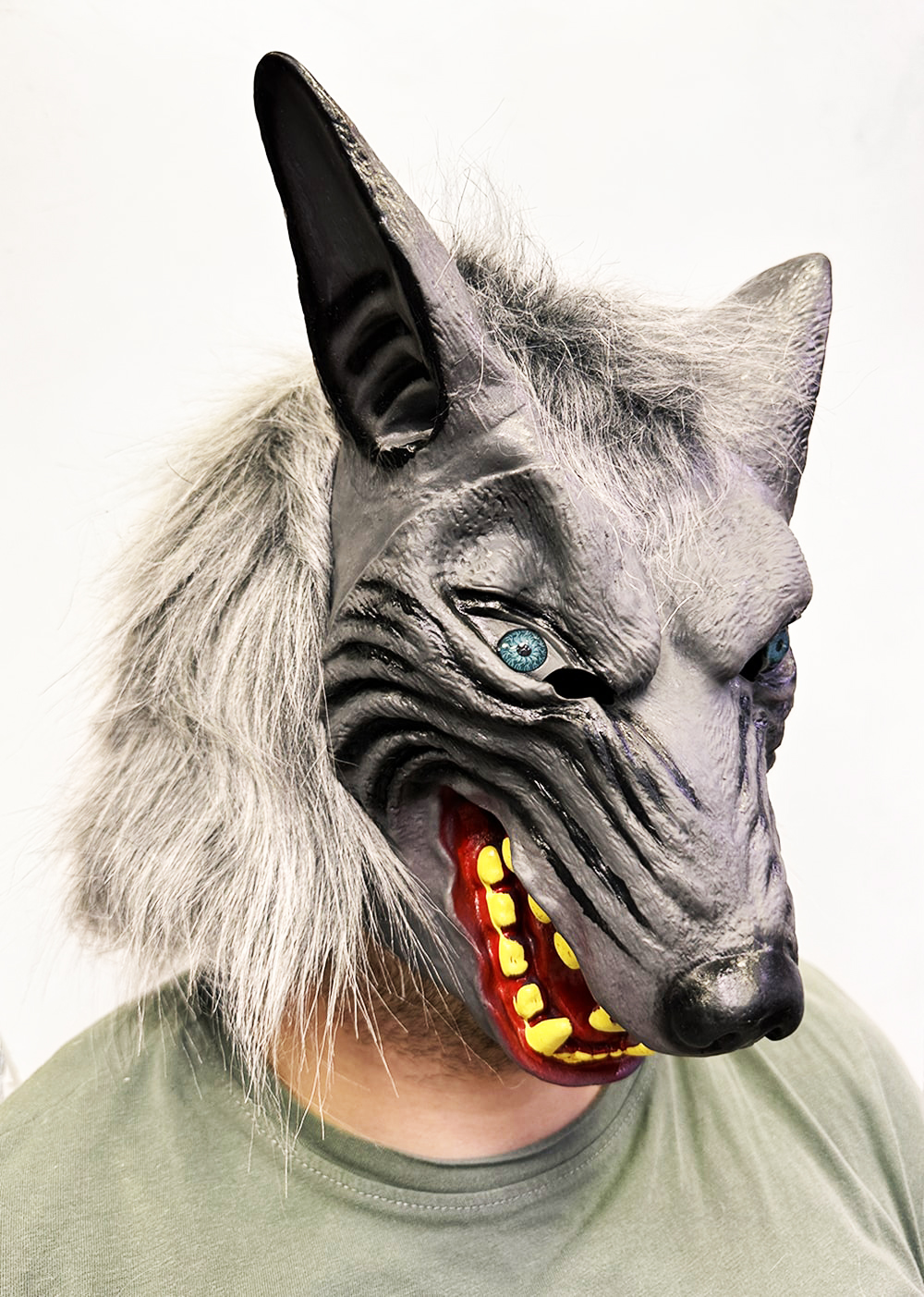 Kafaya Tam Gecmeli Lateks Mavi Gozlu Disli Agzi Acik Kurt Maskesi