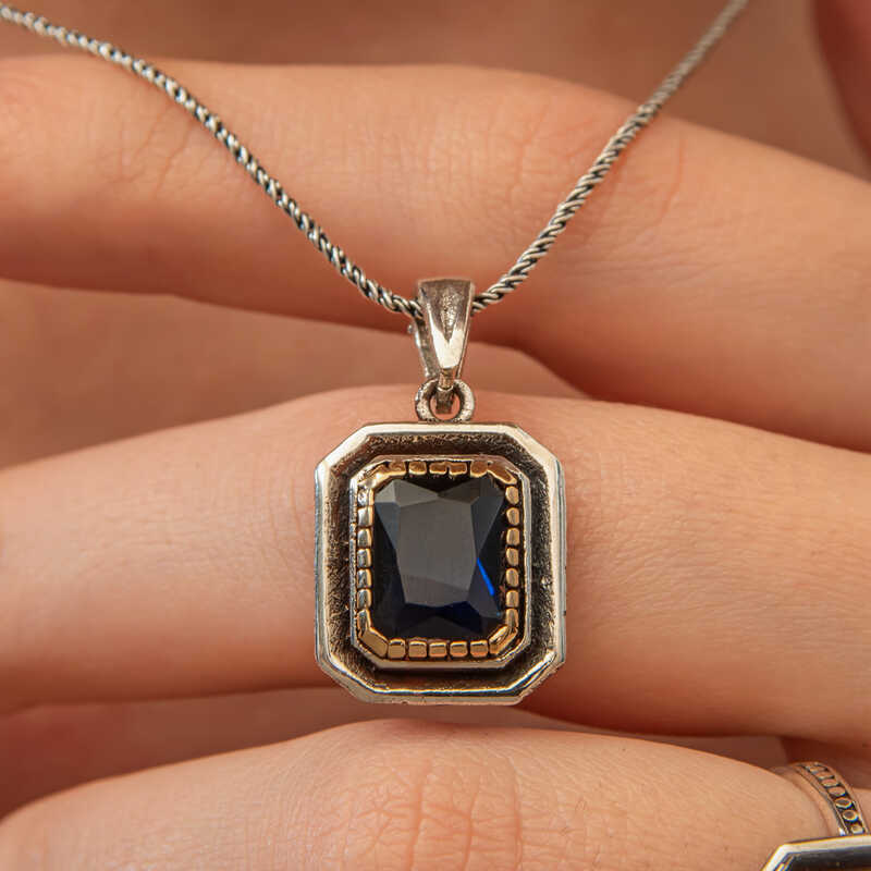 Gumus Lacivert Tasli Dikdortgen Kadin Kolye