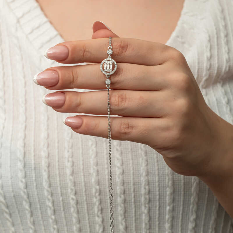 Gumus Yuvarlak Baget Tasli Kadin Bileklik