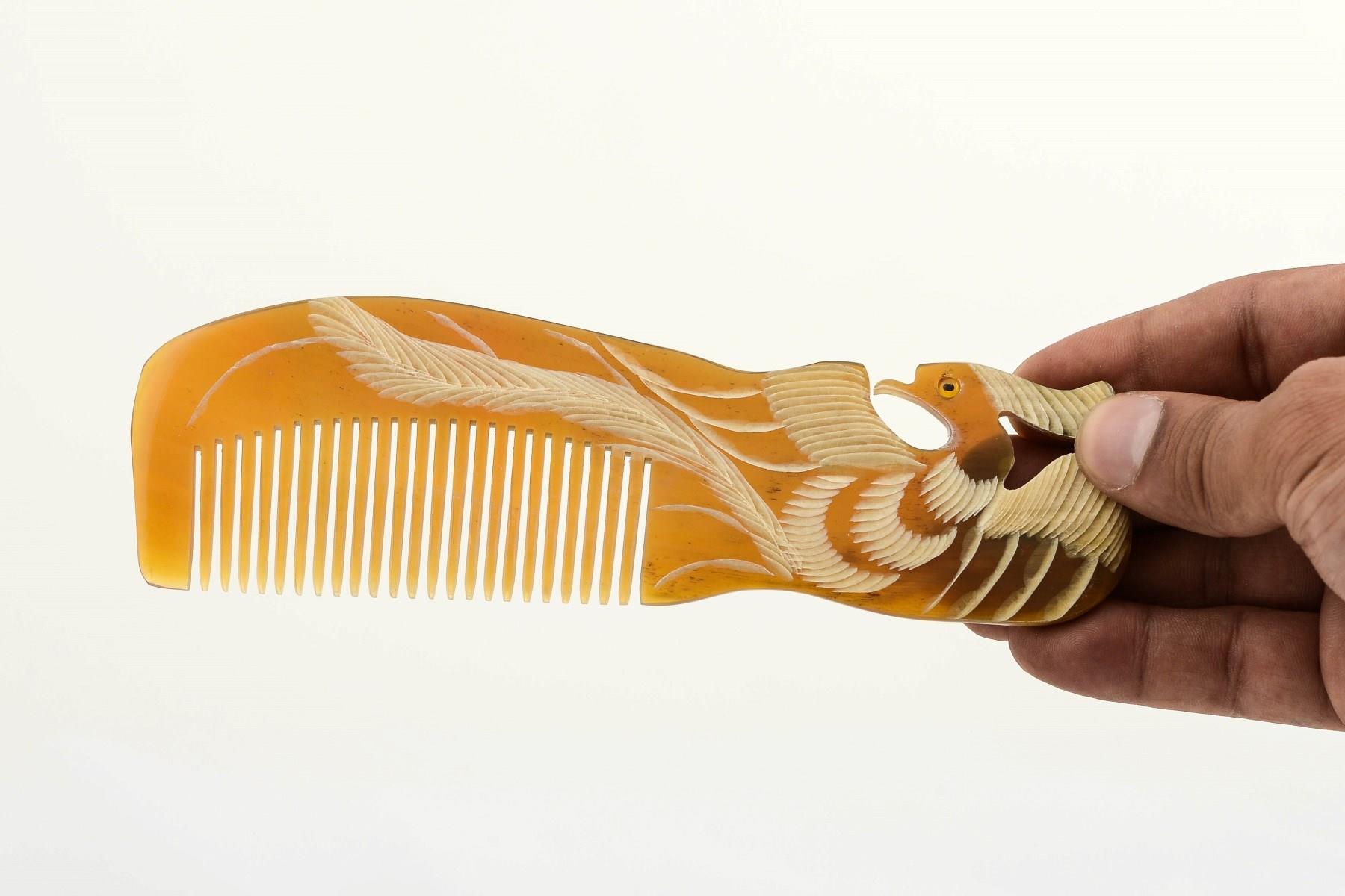 Tavus Kuslu Oymali Kemik Tarak