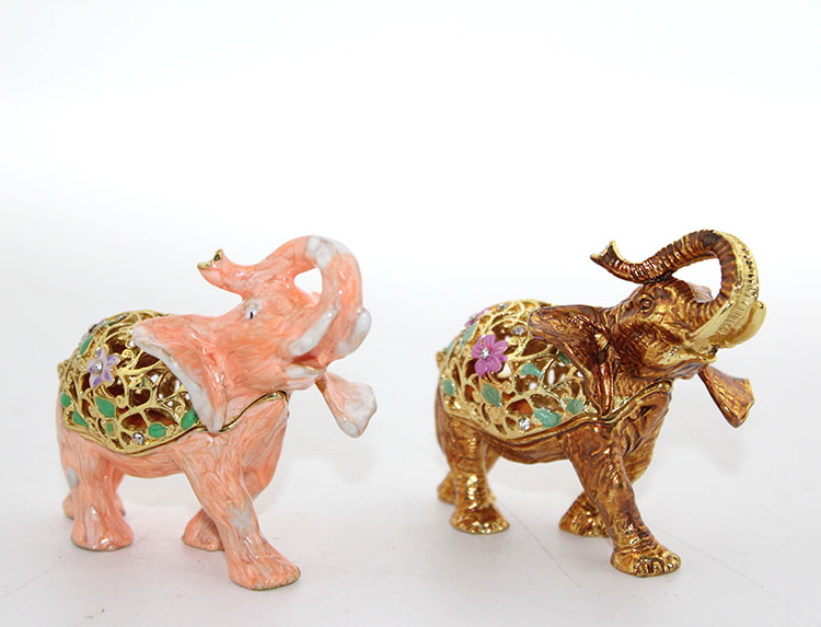 Tasli Tekli Fil Figuru