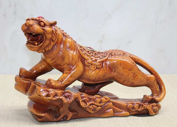 Polyester Kaplan Figuru