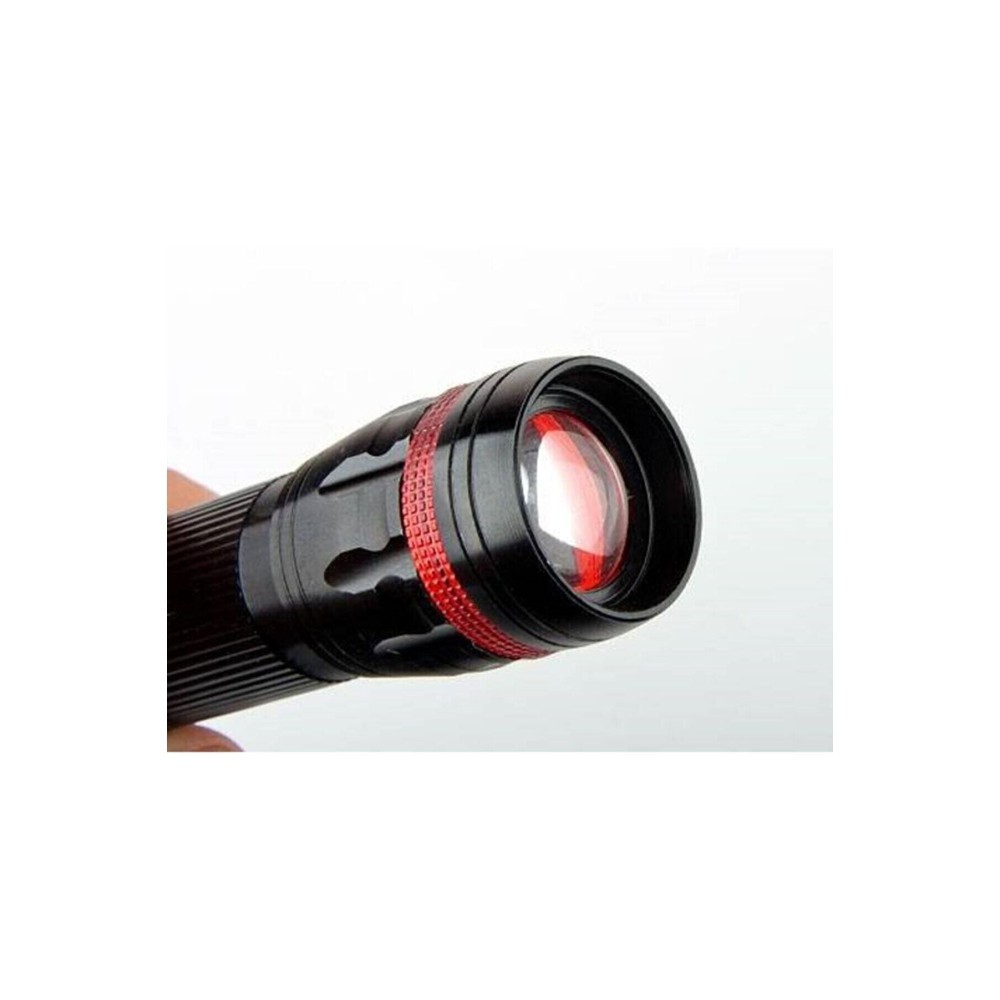 Menzilli Zoomlu Pilli El Feneri Dayanikli