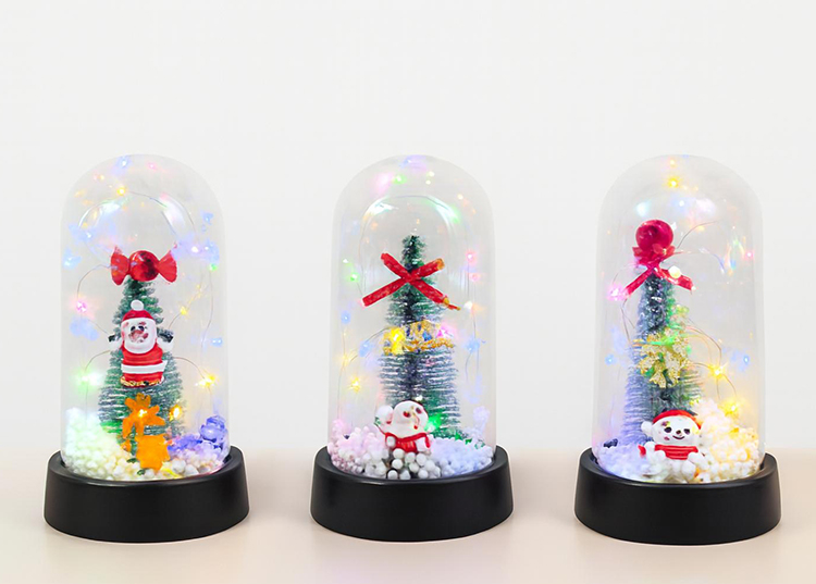 Yilbasi Temali Isikli  Dekoratif Cam Fanus