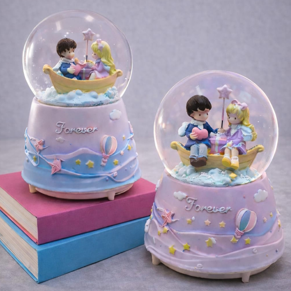 Forever Yazili Romantik Cift Figurlu Isikli Buyuk Kar Kuresi