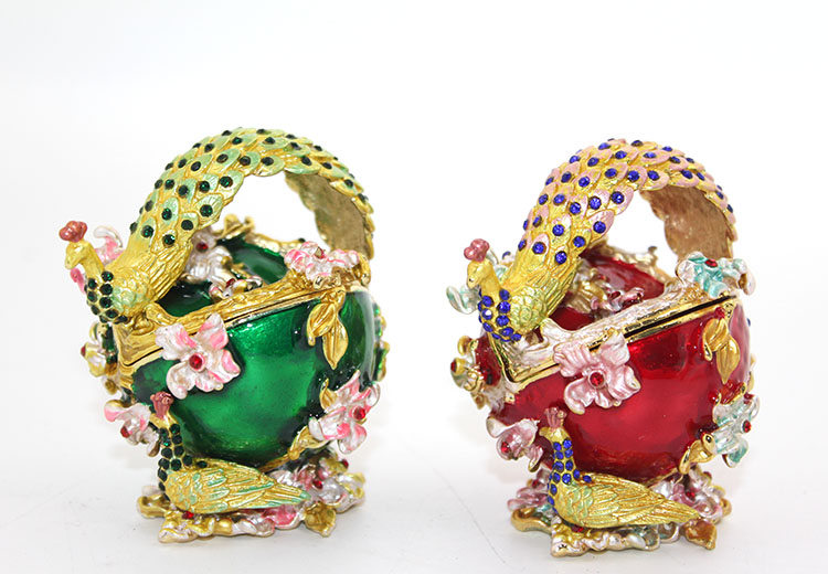 Tasli Tavuskusu Kutu