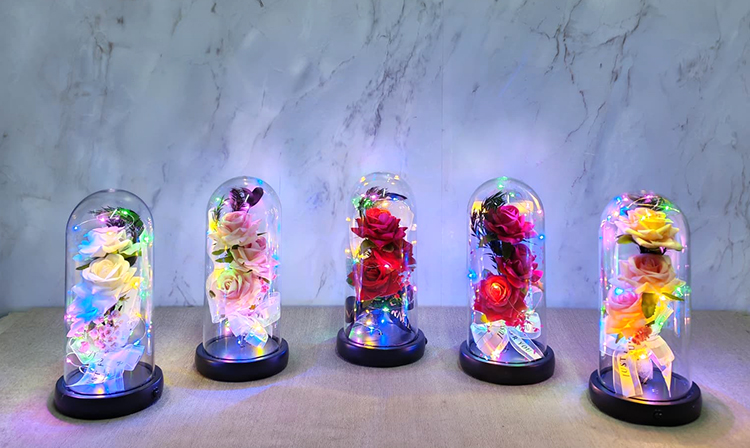 Isikli Muzikli Cam Fanus Icinde Romantik Gul