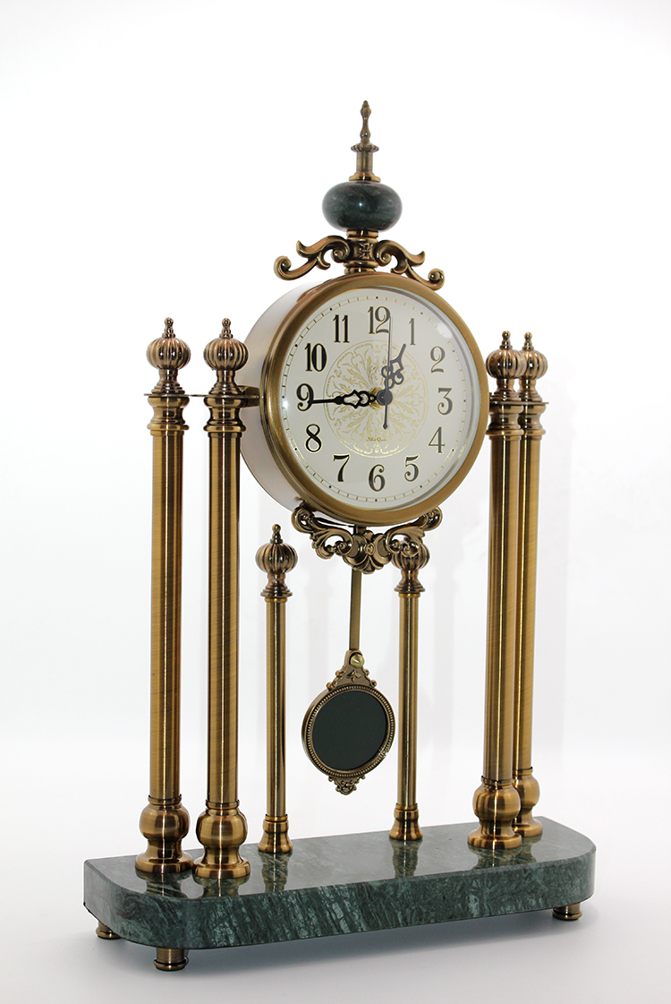 Masa Ustu Sarkacli Saat